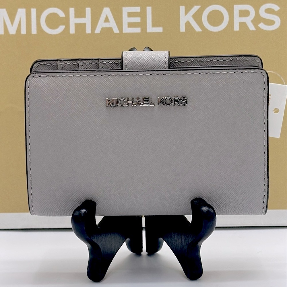 MICHAEL KORS Medium Saffiano Leather Bifold CN Wallet
PEARL GREY
NWT